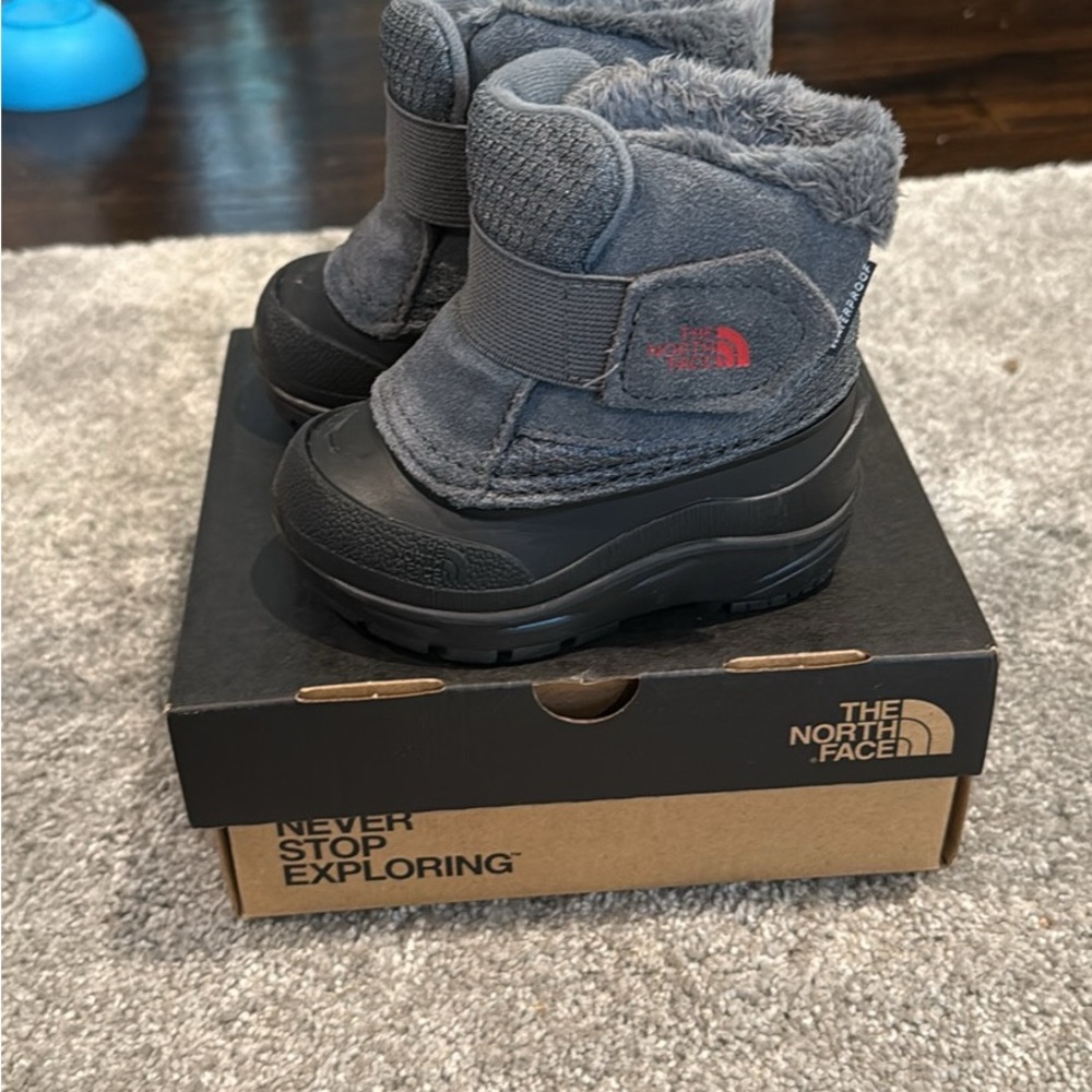 The North Face Kids' Black and Gray Snow Boots